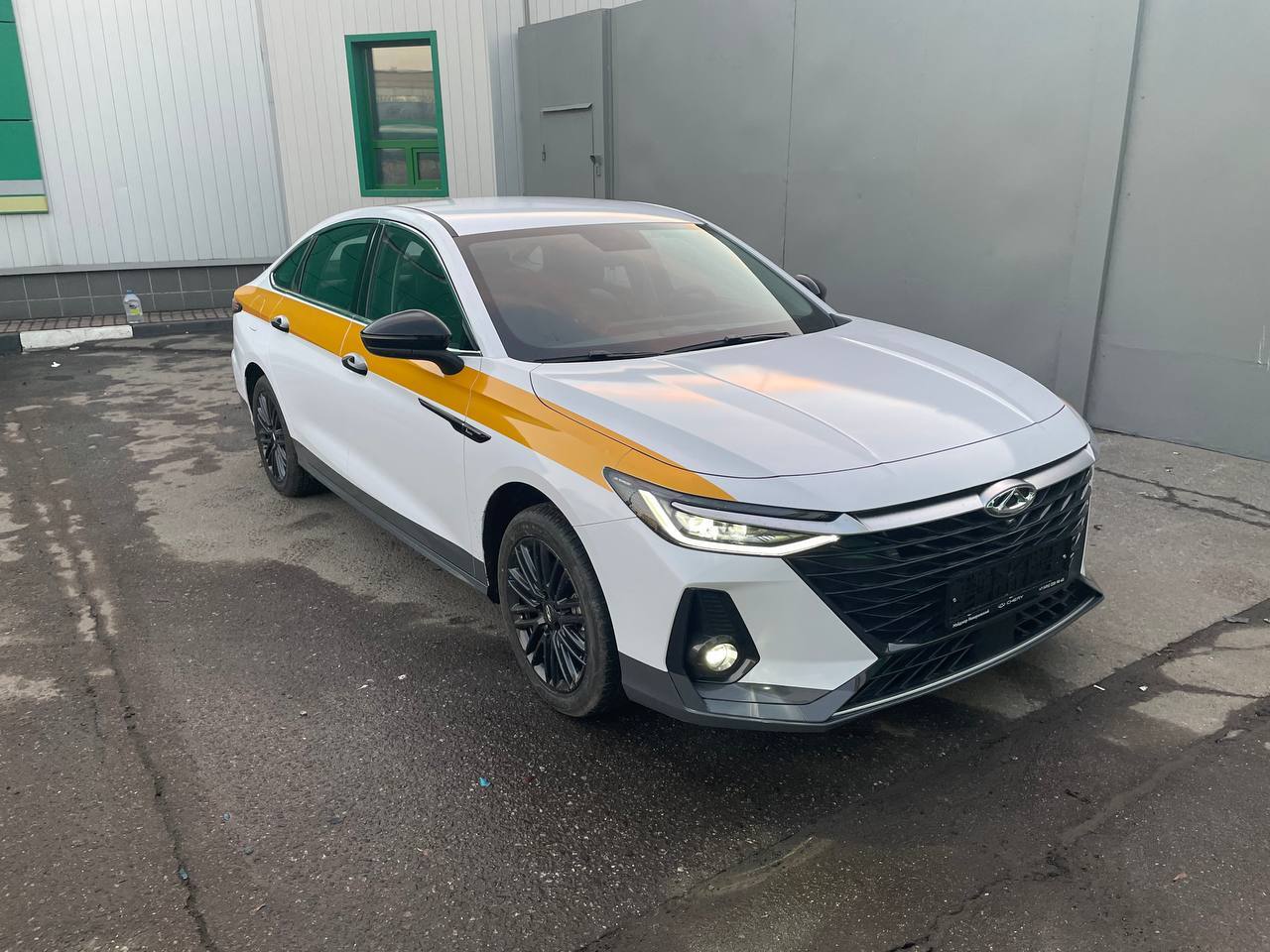 Chery Arrizo 8 — автомобиль таксопарка Аномалия