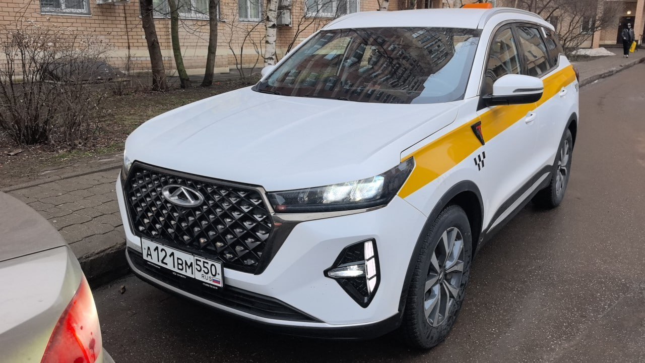 Chery Tiggo 7 — автомобиль таксопарка Аномалия