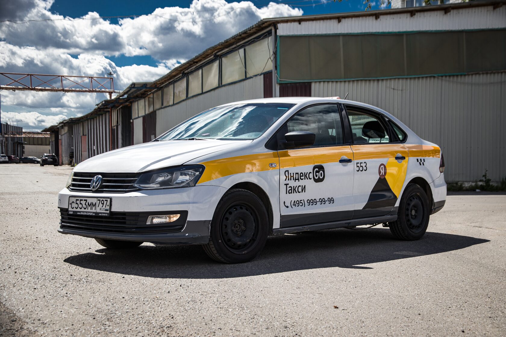 Volkswagen Polo — автомобиль таксопарка Аномалия
